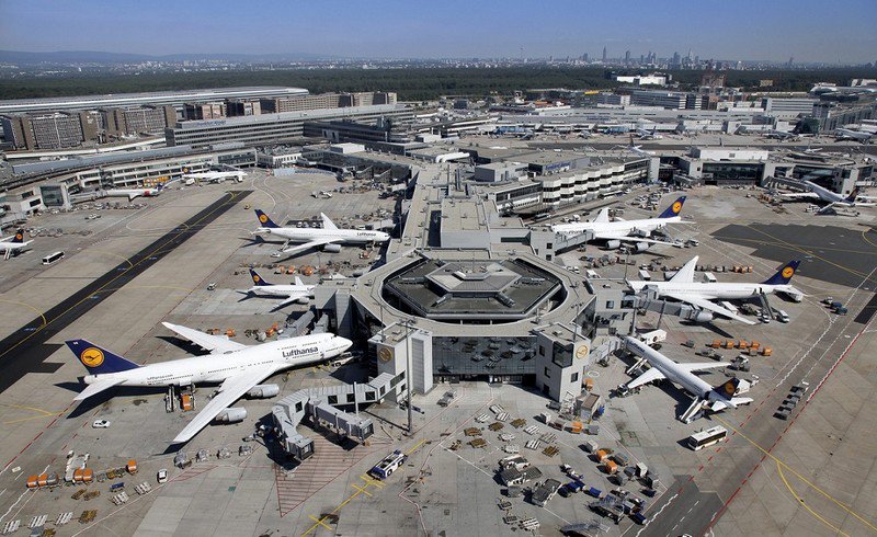 В аэропорту Франкфурта отменили более 100 рейсов из-за беспилотника